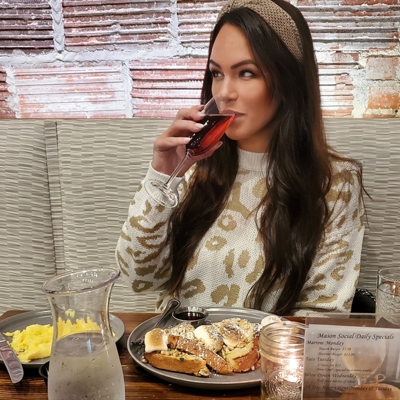 Meet your Posher, Jess - Picture 8 of 8